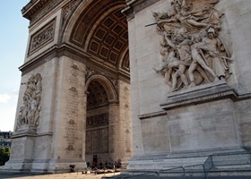 sculptures sur arc de triomphe